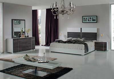 Italian Grey and White Bed VG Damien