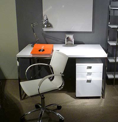 Gil Computer Desk White or Balck Lacquer